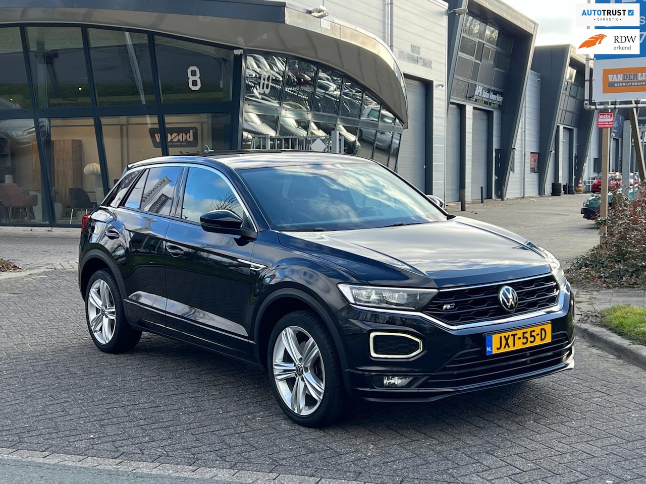 Volkswagen T-Roc - 1.5 TSI DSG-7 R-LINE CARPLAY LED BOM VOLL!! - AutoWereld.nl