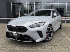 BMW 1-serie - 120 M Sport Pro / Panoramadak / Head Up / Live Cockpit professional / Comforttoegang / Ada