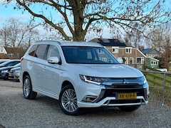 Mitsubishi Outlander - 2.4 PHEV 4WD Intense | Leder + Navi + Clima + Cruise nu €12.975,