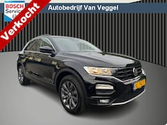Volkswagen T-Roc - 1.5 TSI Style virtual cockpit, navi, cruise, trekhaak