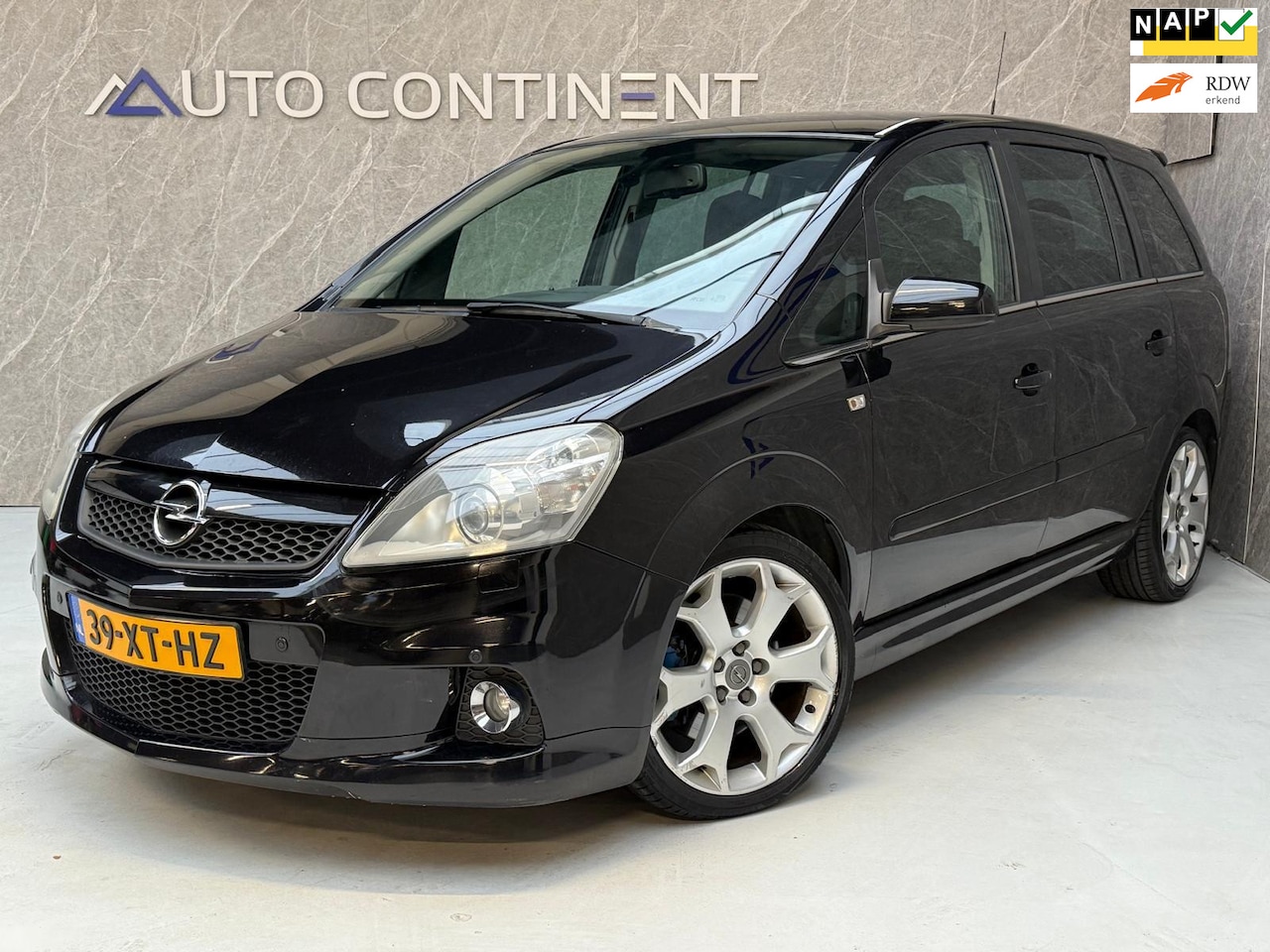 Opel Zafira - 2.0 T OPC 241 PK 7 Persoon / 1e Eigenaar / NAP / Recaro - AutoWereld.nl