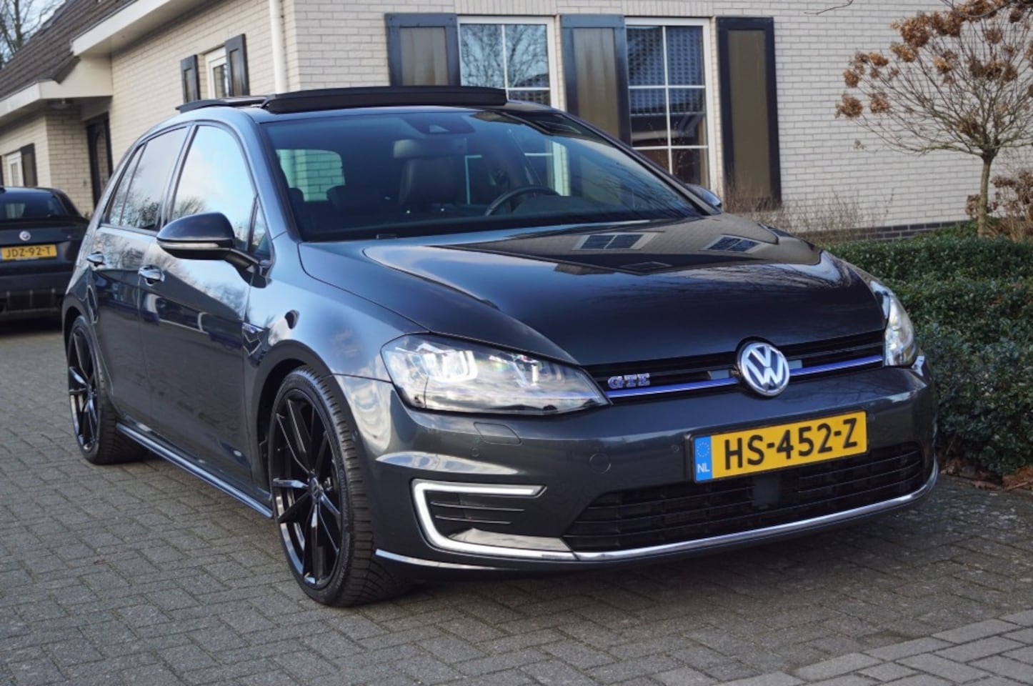 Volkswagen Golf - GTE 1.4 TSI Hybride (204pk) DSG Pano/Leer/Navi Pro/ACC/Camera/19 inch - AutoWereld.nl