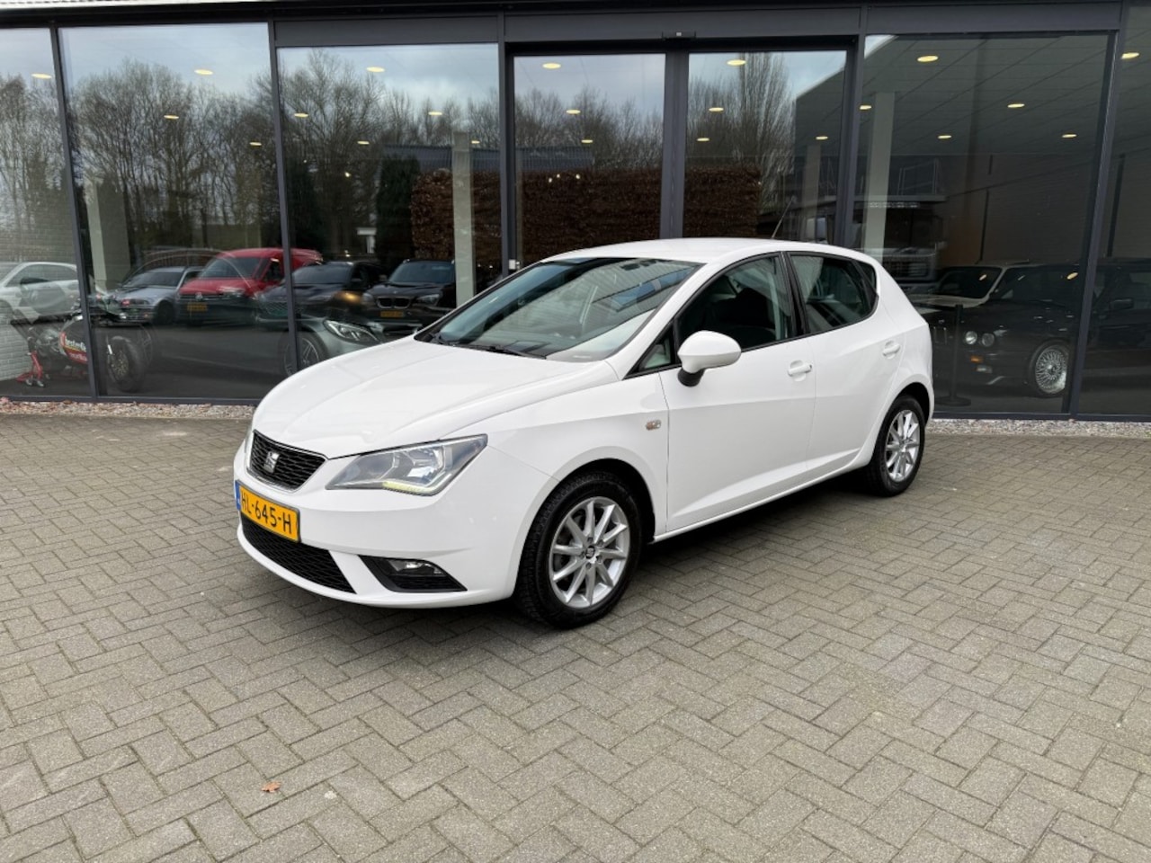 SEAT Ibiza - 1.0 TSI 95pk Connect,Carplay,Cruise,Airco,PDC,LMV,Navi - AutoWereld.nl