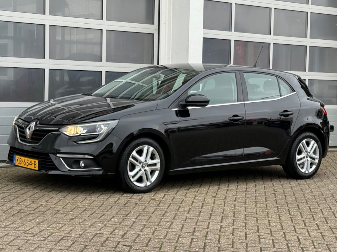 Renault Mégane - 1.2 TCE 101PK ZEN Navi Cruise Clima Keurige auto! - AutoWereld.nl