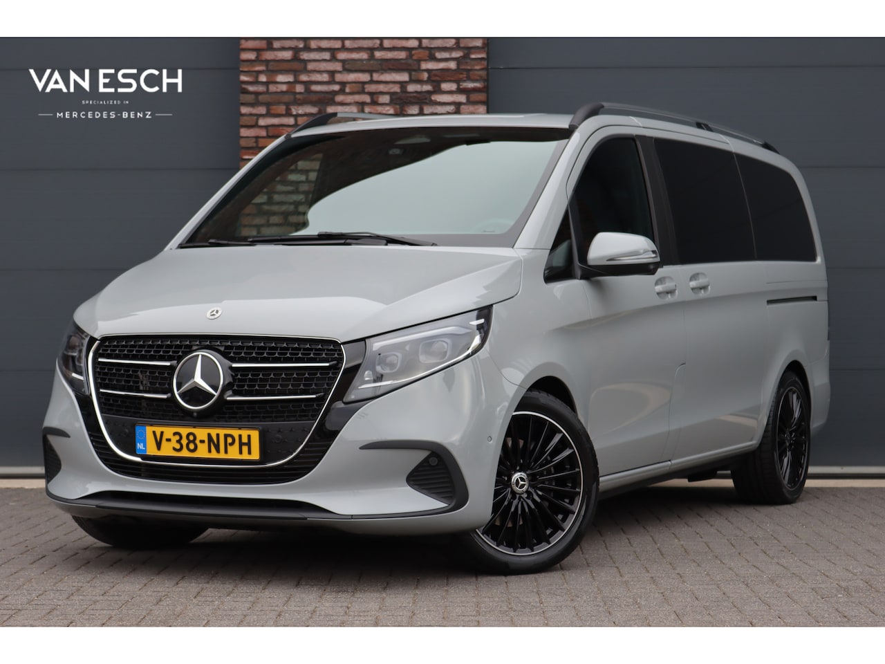 Mercedes-Benz V-klasse - 250d L2 Avantgarde | Distronic | AMG | Trekhaak | Standverwarming | Surround Camera | Elek - AutoWereld.nl
