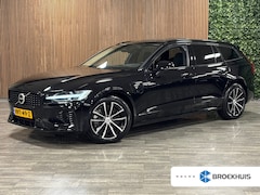Volvo V60 - T6 AWD Recharge Ultra Dark | Trekhaak | Schuifdak | Head-Up Display | Harman Kardon | Adap