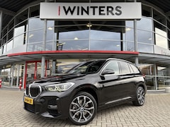 BMW X1 - sDrive20i High Executive Edition | Leder | Panoramadak | Head-Up Display | Stoelverwarming