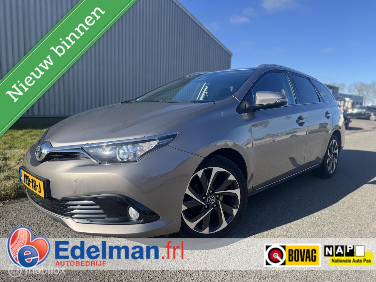 Toyota Auris Touring Sports - 1.2T Aspiration - AutoWereld.nl