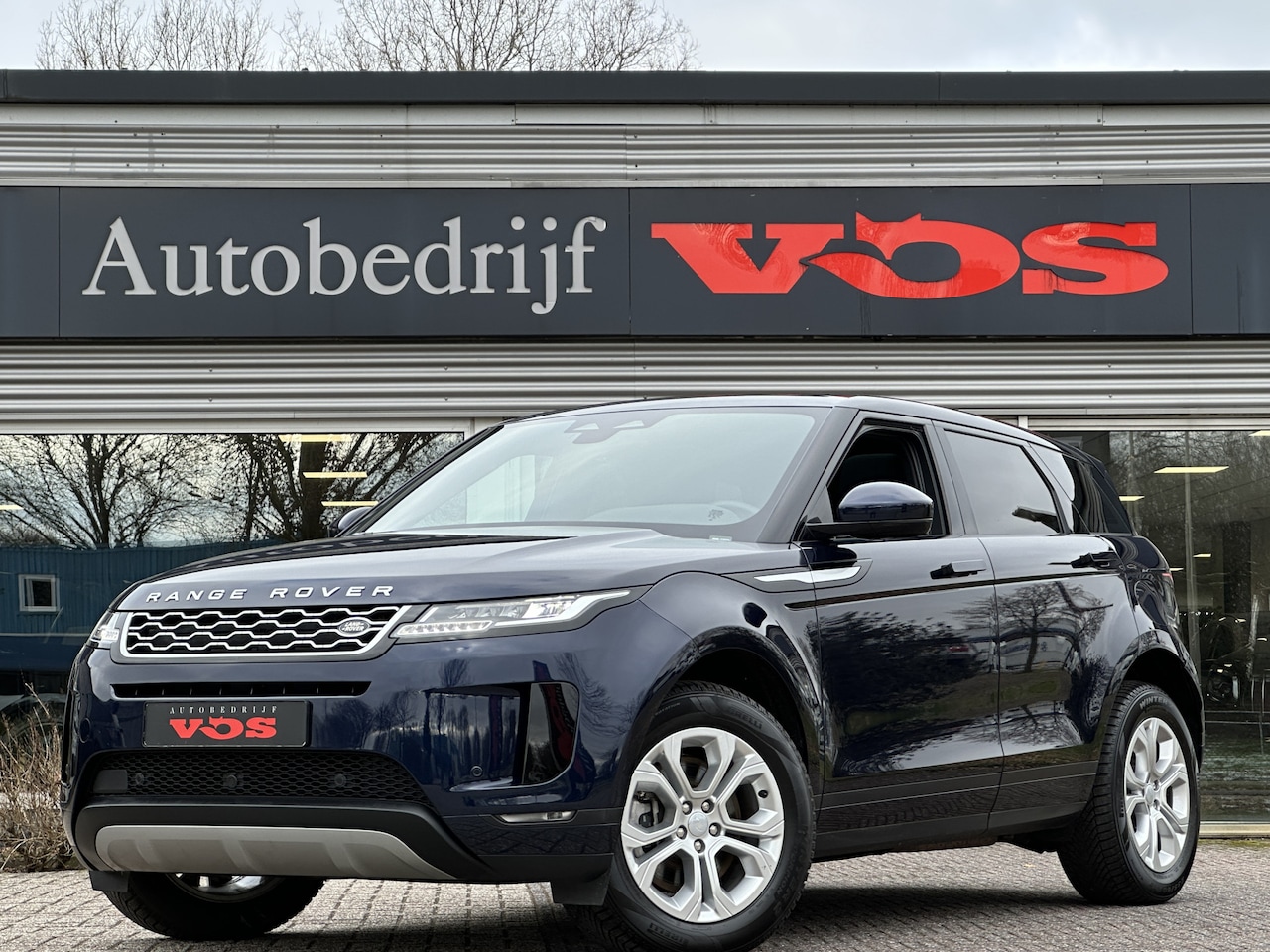 Land Rover Range Rover Evoque - 1.5 P300e AWD SE | Panodak | Meridian | Stuurverwarming - AutoWereld.nl