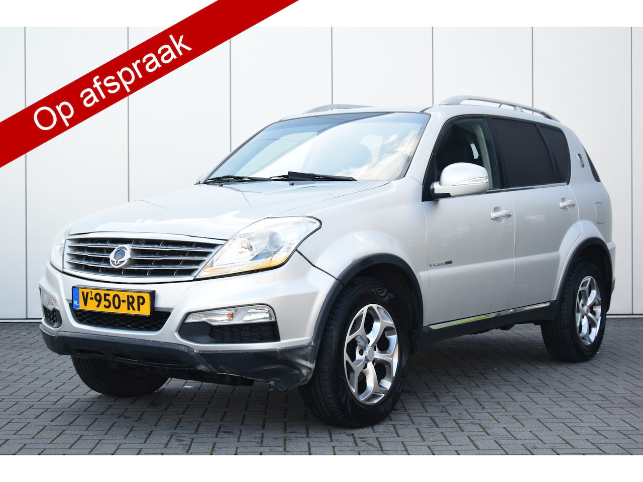 SsangYong Rexton - RX 200 e-XDI Crystal RX 200 e-XDI Crystal - AutoWereld.nl