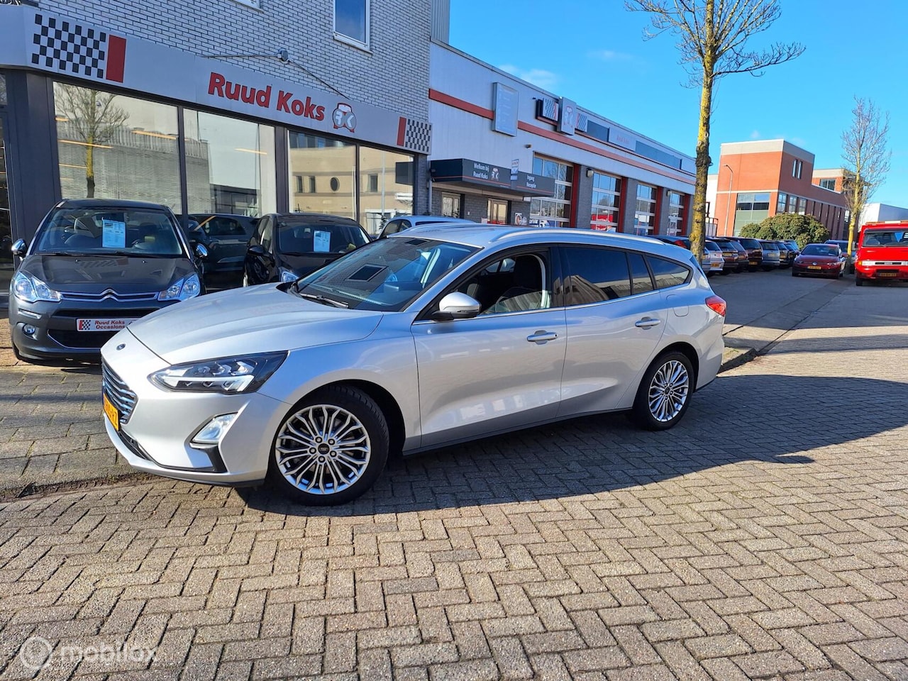 Ford Focus Wagon - 1.0 EcoBoost ST Line Business 1.0 ECOBOOST ST LINE BUSINESS - AutoWereld.nl