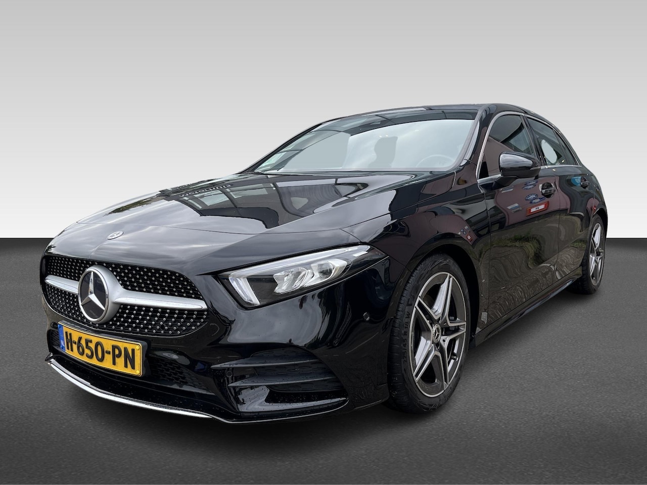 Mercedes-Benz A-klasse - A 180 136pk 7G-DCT Business Solution AMG - AutoWereld.nl