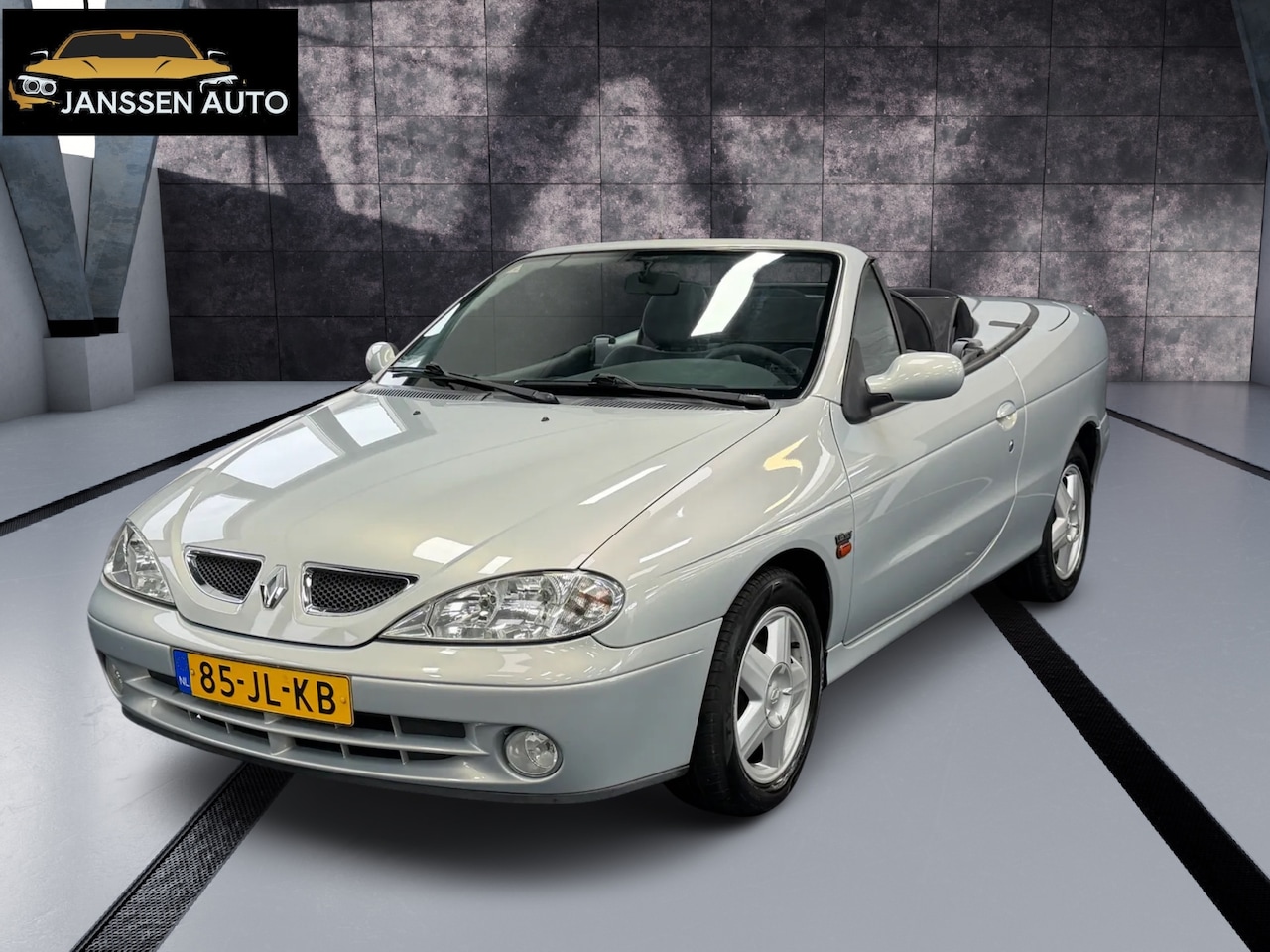 Renault Mégane Cabrio - 1.6-16V Sport Way | Windscherm | Airco | Lage Km Stand - AutoWereld.nl