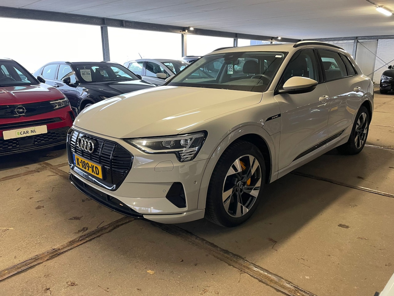 Audi e-tron - 50 quattro Business edition Plus 71 kWh | Leder bekleding | Panoramadak | Super dikke uitv - AutoWereld.nl