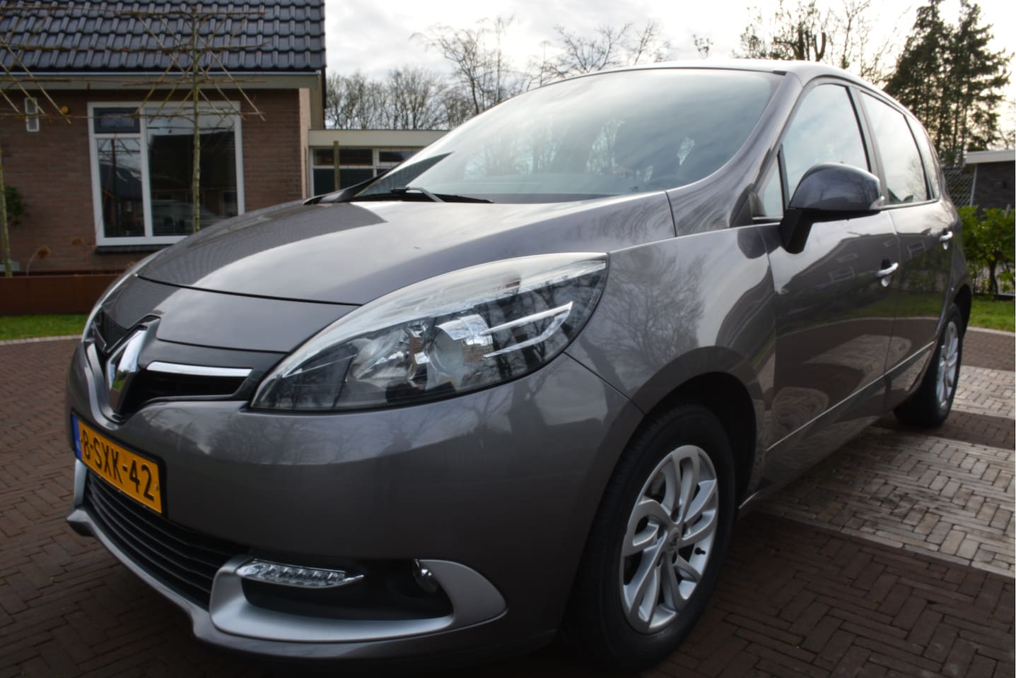 Renault Scénic - 1.2 TCe Bose Trekhaak Clima PDC Cruise Control Navi - AutoWereld.nl