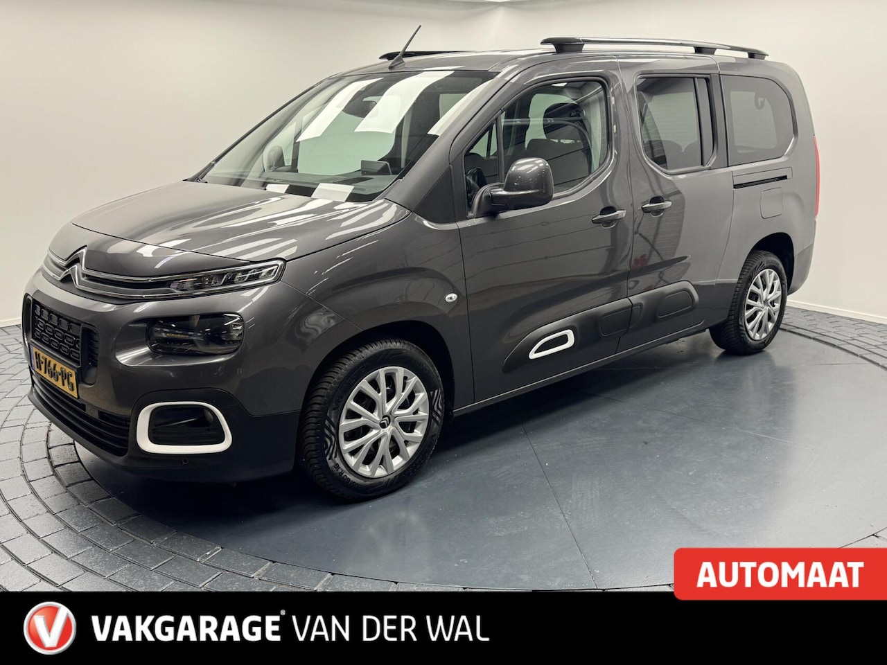 Citroën Berlingo XL - 1.2i 5Pers-Automaat-Carplay-Clima-Camera-Trekhaak-Parkeersensoren - AutoWereld.nl