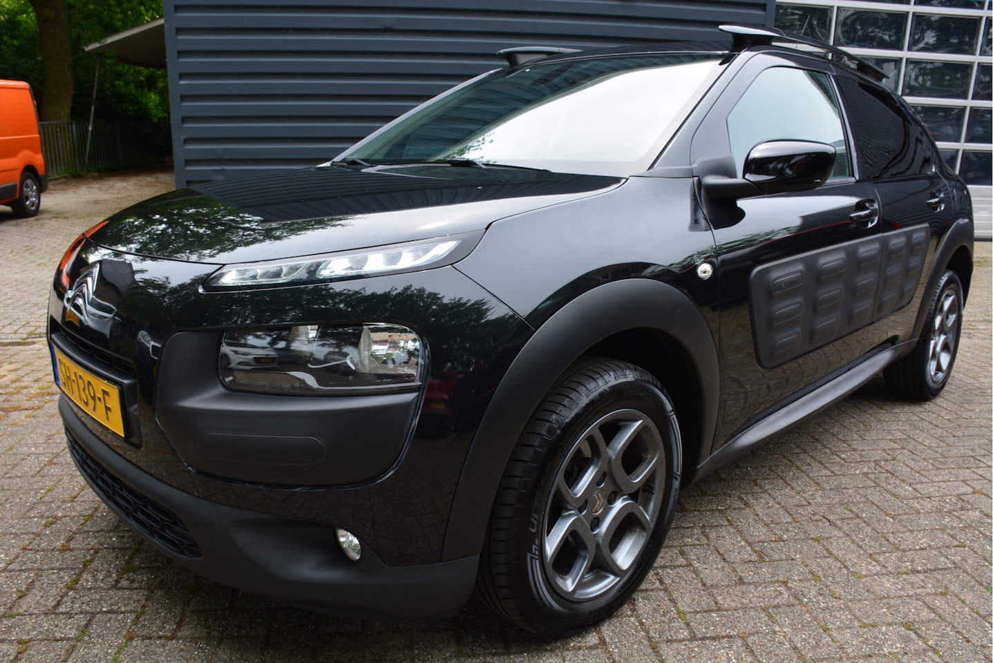 Citroën C4 Cactus - 1.2 PureTech Shine PDC Camera Clima LM - AutoWereld.nl