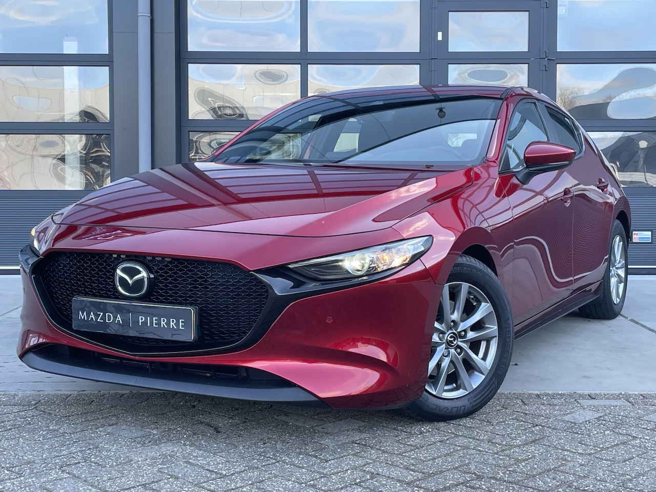 Mazda 3 - 2.0 e-SkyActiv-G 122 M Hybrid Comfort NAVI | ACHTERUITRIJCAMERA | APPLE CARPLAY | WINTERPA - AutoWereld.nl
