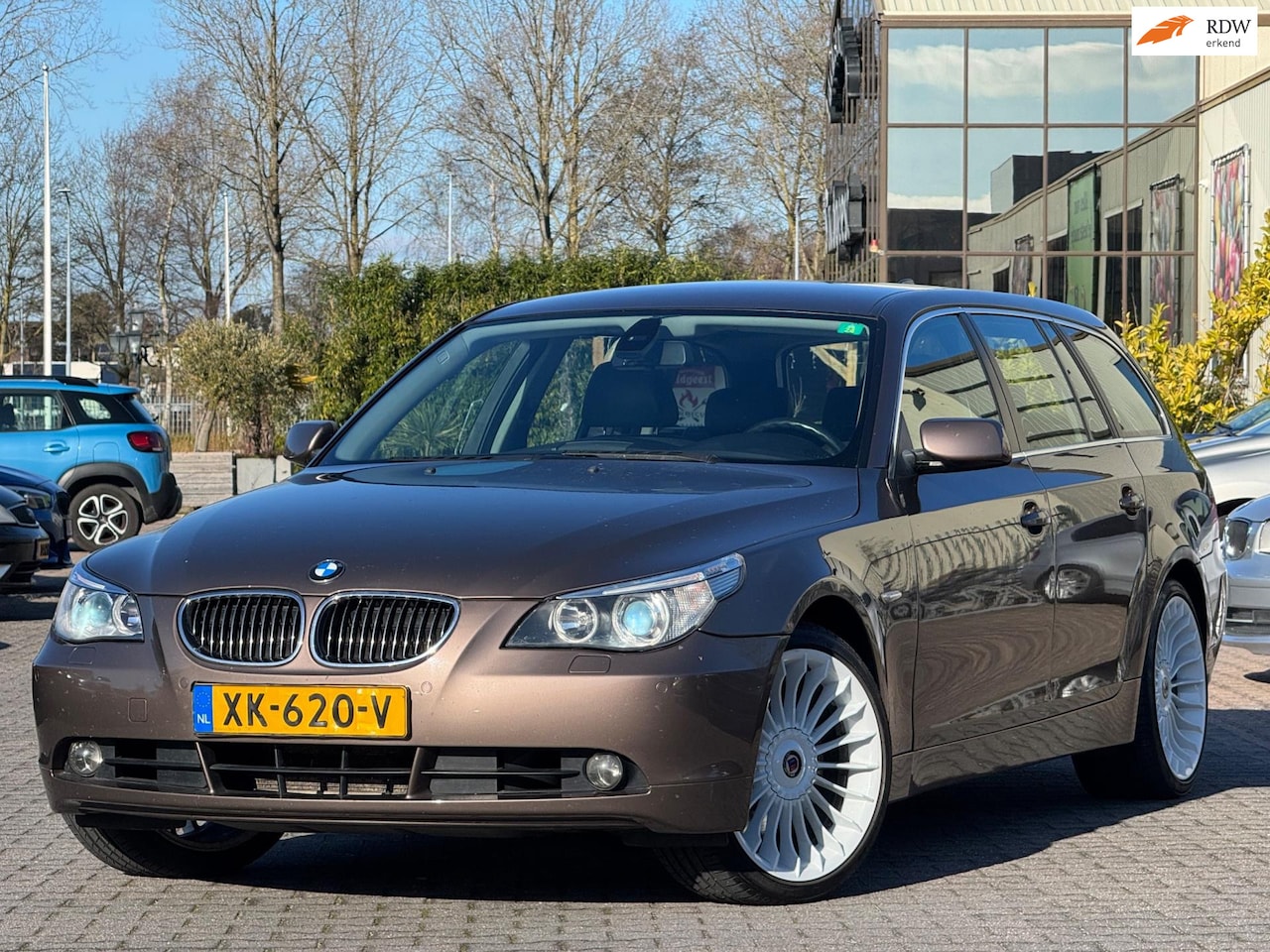 BMW 5-serie Touring - 545i High Executive | Leder Memory stoelen | Trekhaak | Parkeersensoren | 19 inch | Xenon - AutoWereld.nl
