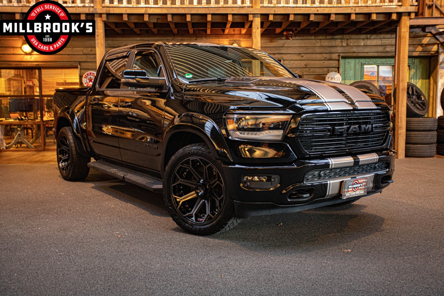 Dodge Ram 1500 - 5.7 V8 Laramie LPG, H/K, Cruise Control, Memory Dealer, onderhouden - AutoWereld.nl