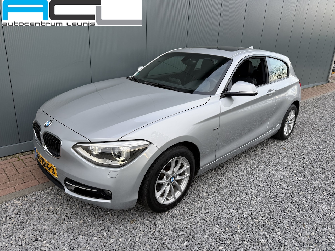 BMW 1-serie - 114i Executive Business+ 3-drs - AutoWereld.nl