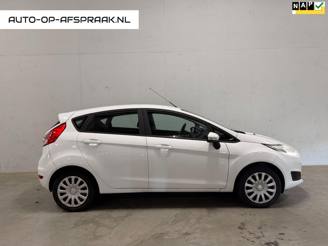 Ford Fiesta - 1.0 Titanium 5drs. Airco Cruise Control NAVI APK NAP - AutoWereld.nl