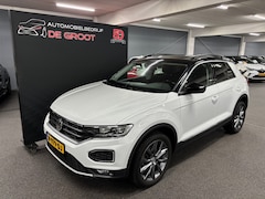 Volkswagen T-Roc - 1.5 TSI Sport Business R met Panoramadak, Navigatie, Parkeersensoren voor en achter, Stoel