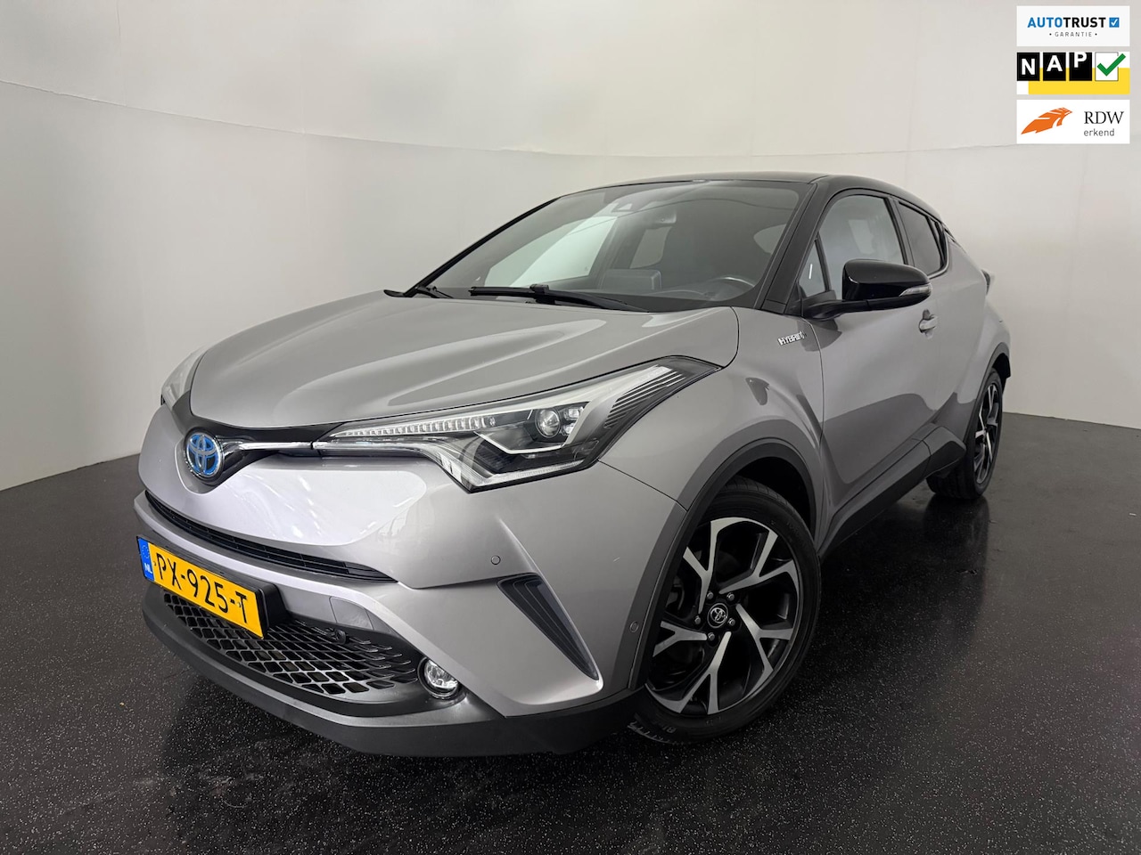 Toyota C-HR - 1.8 AUT Hybrid Bi-Tone / Adaptief Cruise / Dealeronderhouden - AutoWereld.nl