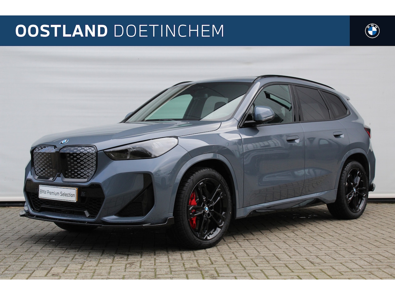 BMW iX1 - eDrive20 High Executive M Sport / Panoramadak / Trekhaak / Comfort Access / M Adaptief ond - AutoWereld.nl