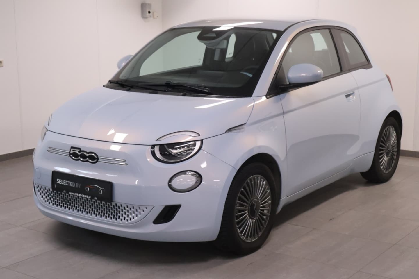 Fiat 500 - 3+1 Icon 42 kWh | All Weather Banden - AutoWereld.nl