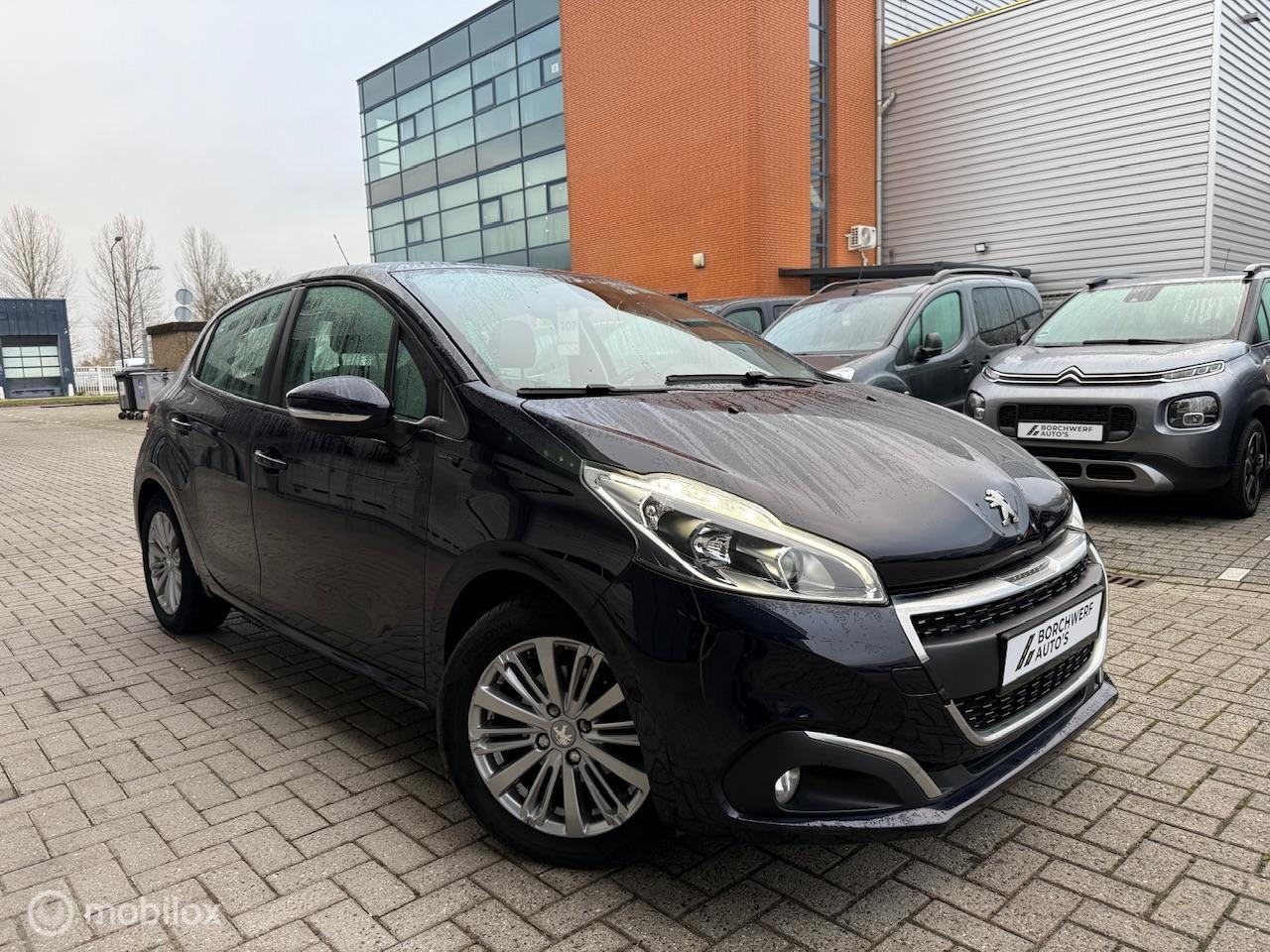 Peugeot 208 - 1.2 Benzine | 5 deurs | Navigatie | Nieuwe APK - AutoWereld.nl