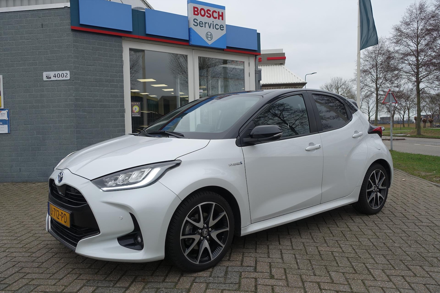 Toyota Yaris - 1.5 Hybrid 116pk CVT Executive - AutoWereld.nl