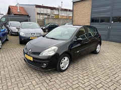 Renault Clio - 1.2-16V Team Spirit