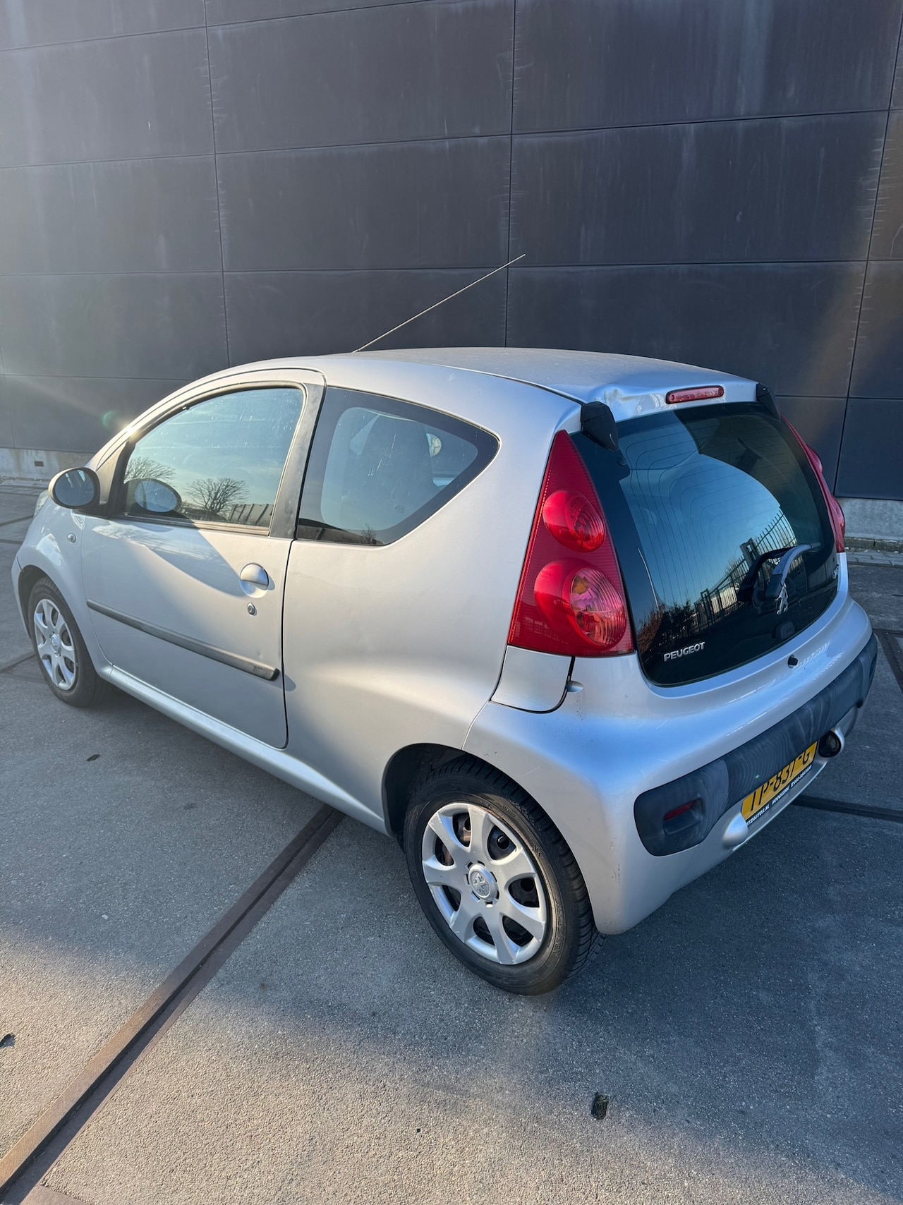 Peugeot 107 - 1.0-12V XR 1.0-12V XR - AutoWereld.nl