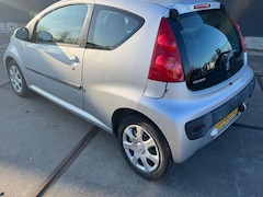 Peugeot 107 - 1.0-12V XR