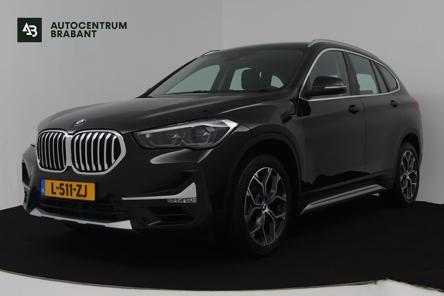 BMW X1 - SDrive20i Business Edition Plus (TREKHAAK, STOELVERWARMING, CAMERA, SFEERVERLICHTING, DIGI - AutoWereld.nl