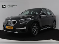 BMW X1 - SDrive20i Business Edition Plus (TREKHAAK, STOELVERWARMING, CAMERA, SFEERVERLICHTING, DIGI