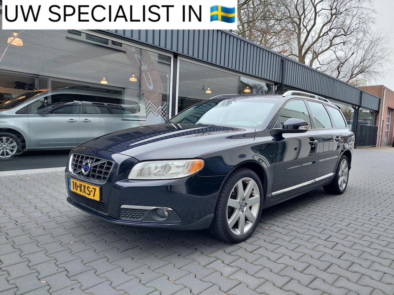 Volvo V70 - 2.0 Limited Edition 191.000KM !!!!! Leer Navi Clima Cruise PDC Spoiler Trekhaak Telefoon H - AutoWereld.nl