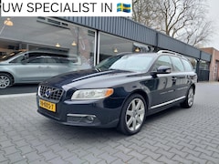 Volvo V70 - 2.0 Limited Edition 191.000KM Leer Navi Clima Cruise PDC Spoiler Trekhaak Telefoon High pe