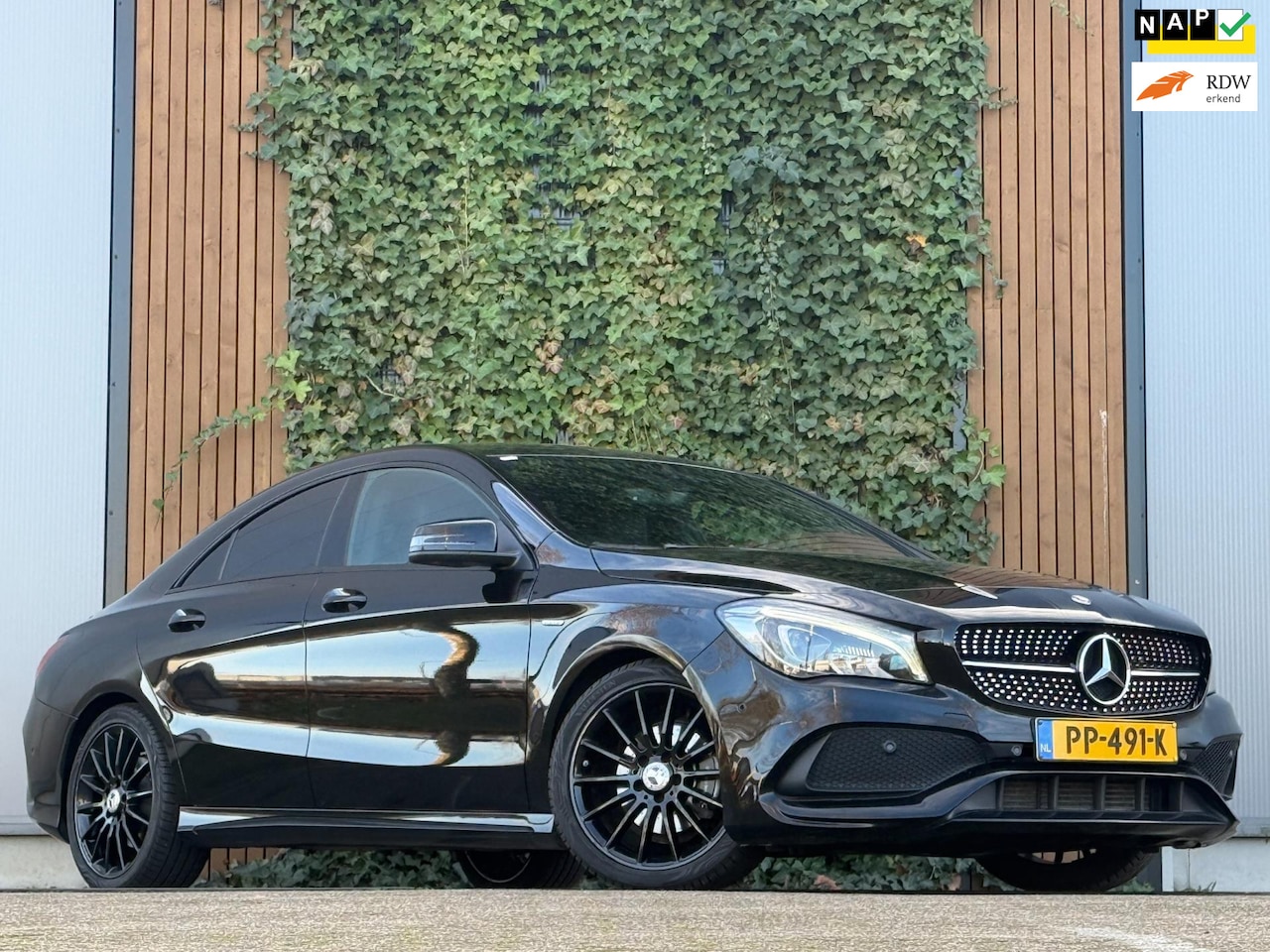Mercedes-Benz CLA-Klasse - 180 AMG Art Edition|Edition one|Camera|Alcantara - AutoWereld.nl