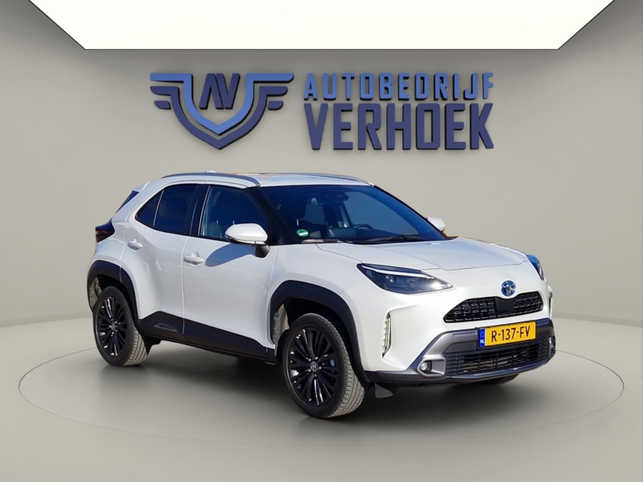 Toyota Yaris Cross - 1.5 Hybrid Adventure Trekhaak - NL Auto - JBL - AutoWereld.nl