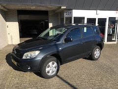 Toyota RAV4 - 2.0 VVTi Linea Terra / 4 WD / DEALER OH / AIRCO / APK OK / NWE MODEL / 5 DEURS