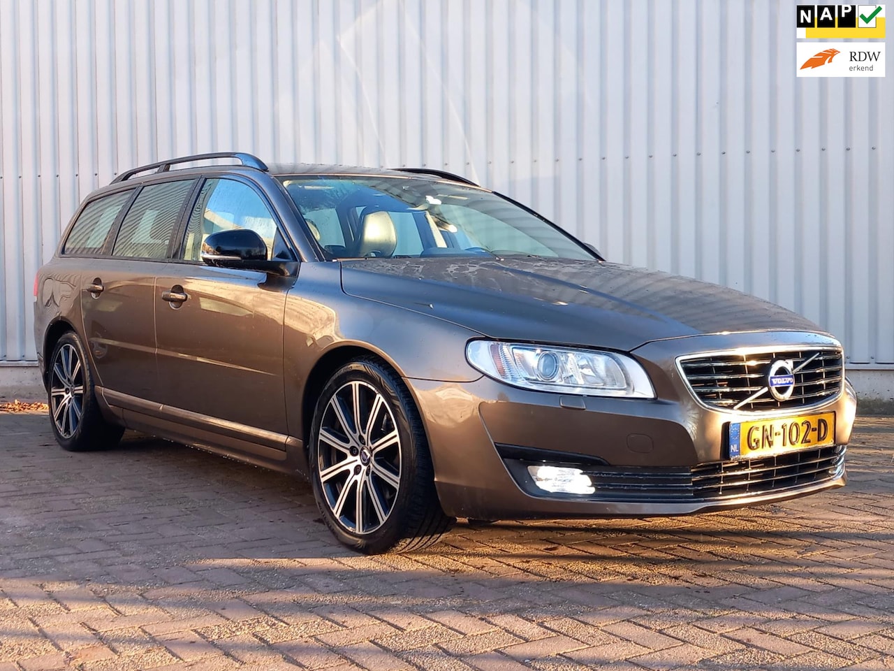 Volvo V70 - 2.0 D4 Summum Trekhaak - AutoWereld.nl