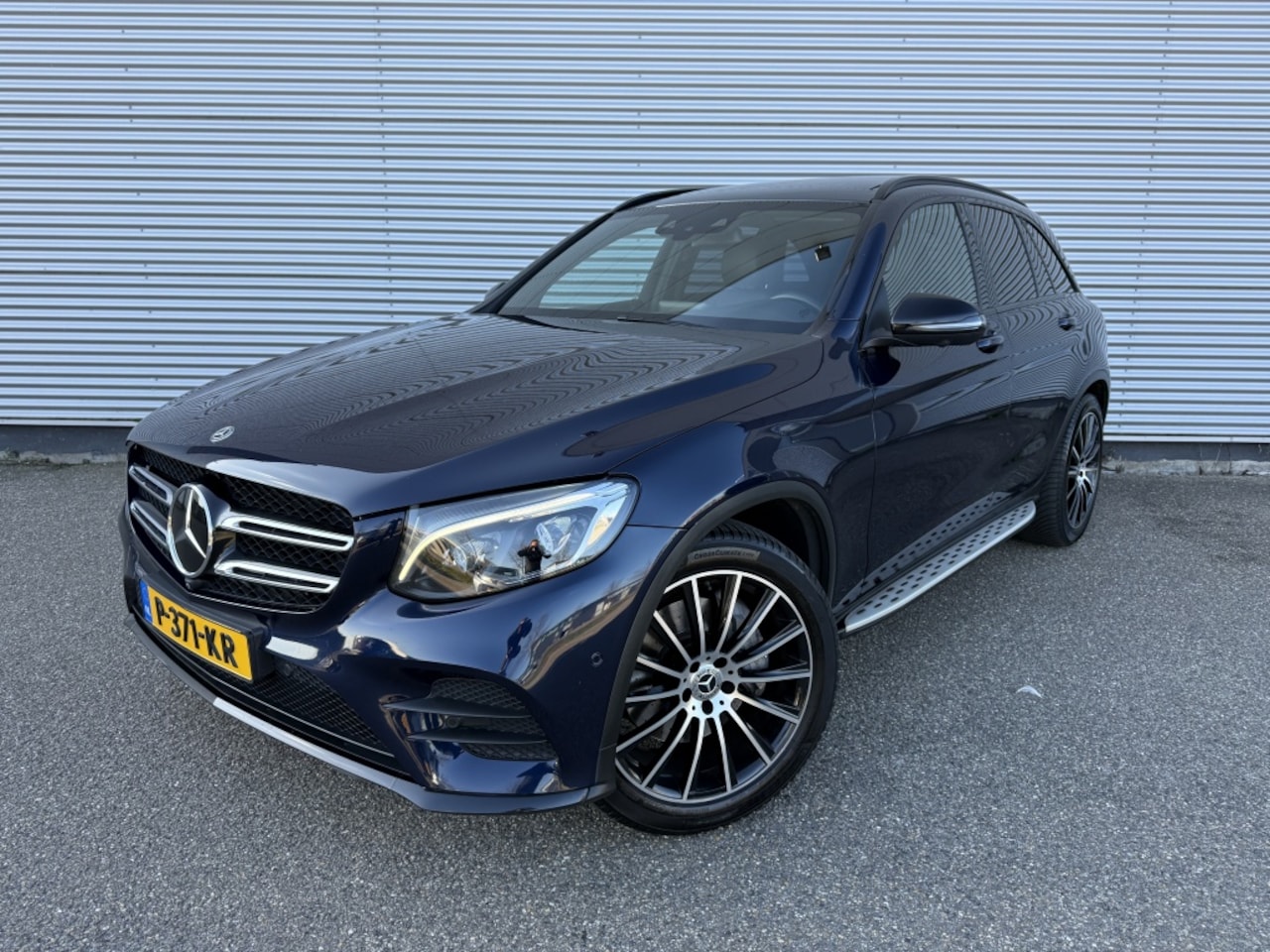 Mercedes-Benz GLC-klasse - 250 4MATIC Pr. Plus AMG Carplay Pano Burmester Trekhaak 360 ACC - AutoWereld.nl