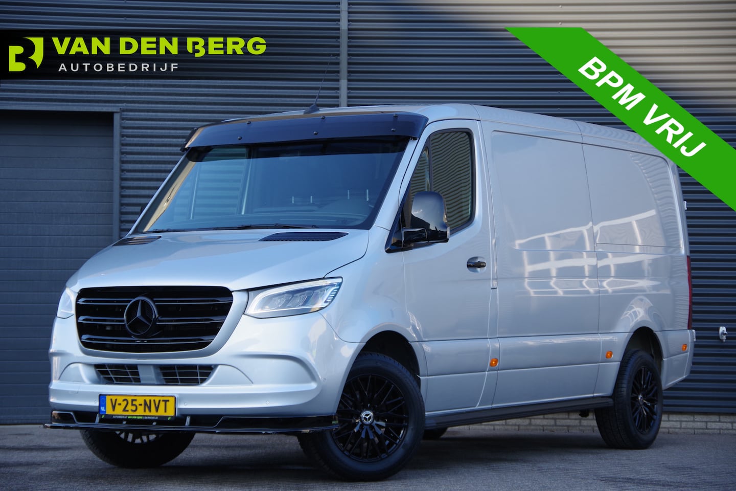 Mercedes-Benz Sprinter - 319 3.0 CDI V6 L2H1 AUT. LED, MBUX 10'', 3.5T TREKHAAK, STOELVERWARMING, CAMERA, NAVI, CRU - AutoWereld.nl