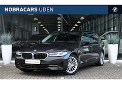 BMW 5-serie Touring - 530e xDrive High Executive Automaat / Trekhaak / Sportstoelen / Laserlight / Achteruitrijc