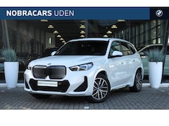 BMW iX1 - xDrive30 M Sport / Panoramadak / Sportstoelen / M Adaptief onderstel / Achteruitrijcamera