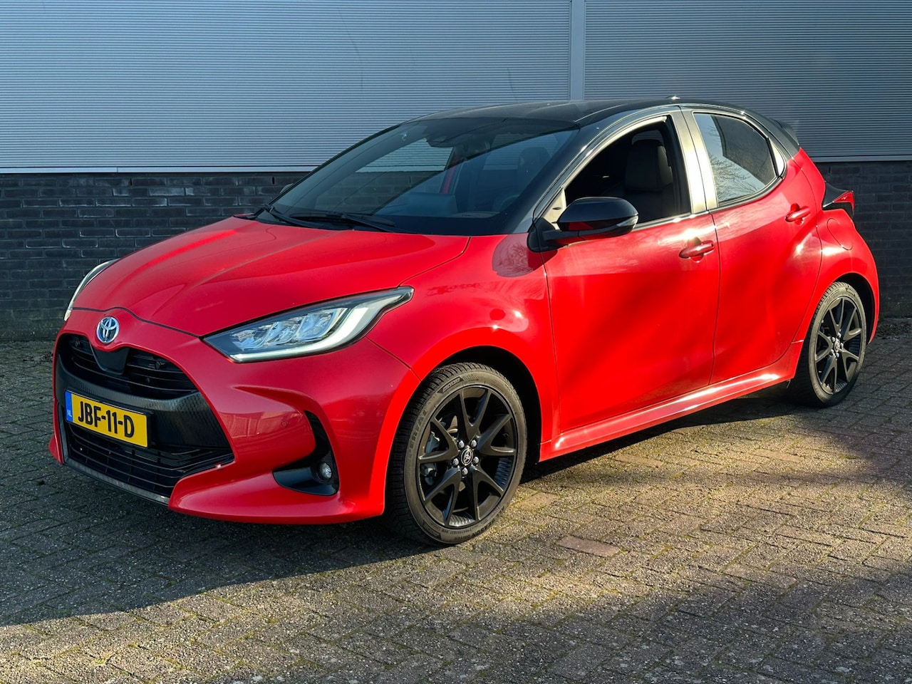 Toyota Yaris - 1.5 Hybrid Executive Limited Automaat 116pk , Head up, Stoel- & Stuur verwarming, BSM, PDC - AutoWereld.nl