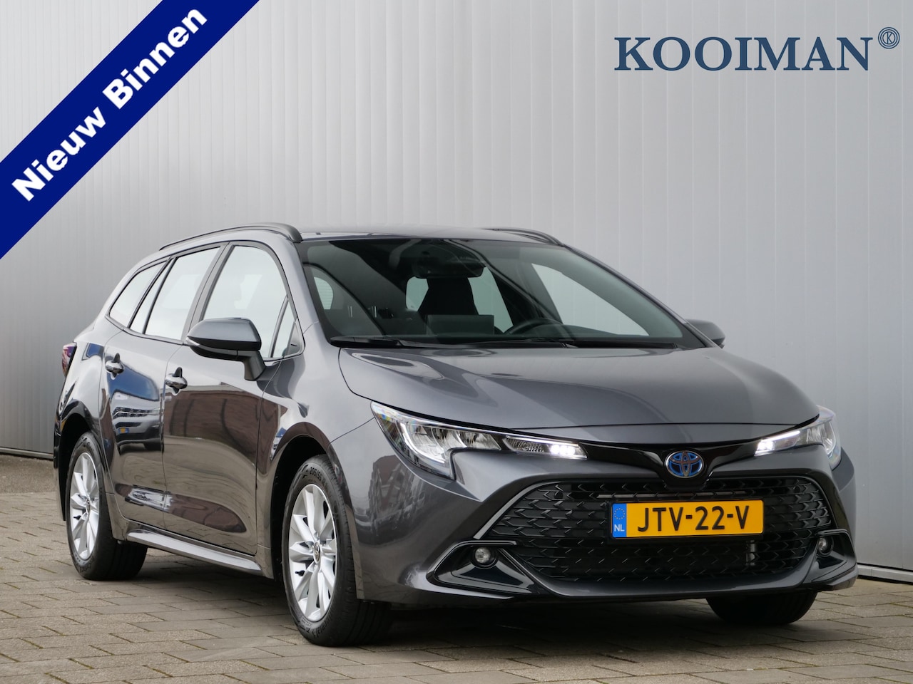 Toyota Corolla Touring Sports - Hybrid 140 Pk Active Automaat DAB / Apple Carplay / Camera / Stoelverwarming - AutoWereld.nl