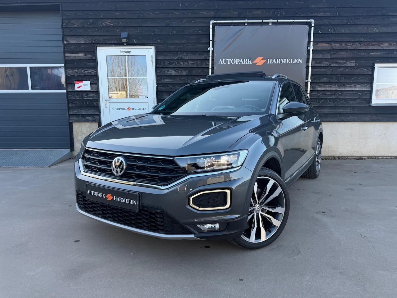 Volkswagen T-Roc - 2.0 TSI 4Motion Sport Led Pano Beats Dsg - AutoWereld.nl